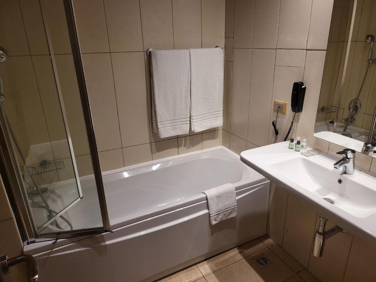 Hotel Franco Yaounde Luaran gambar