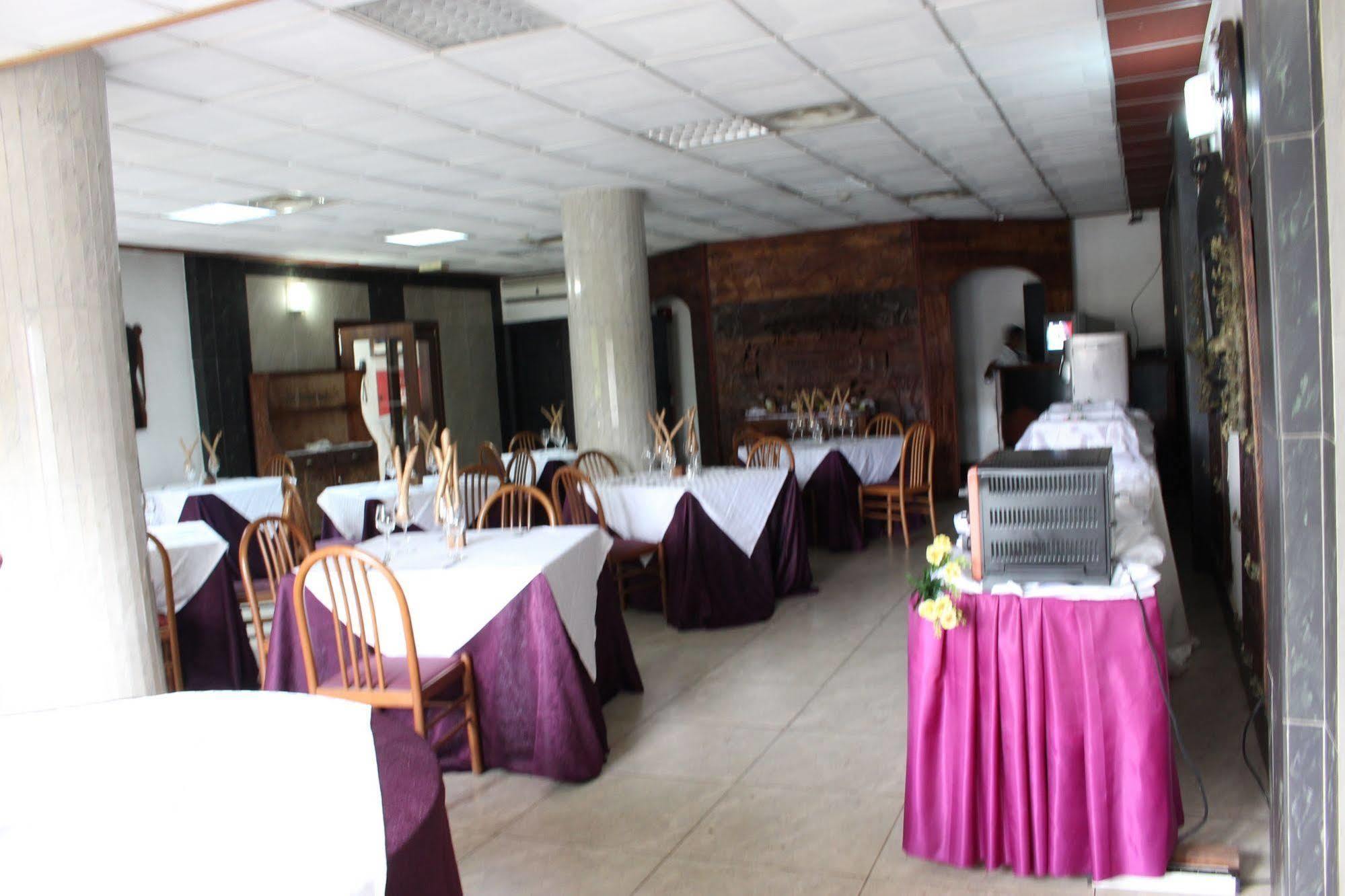 Hotel Franco Yaounde Luaran gambar