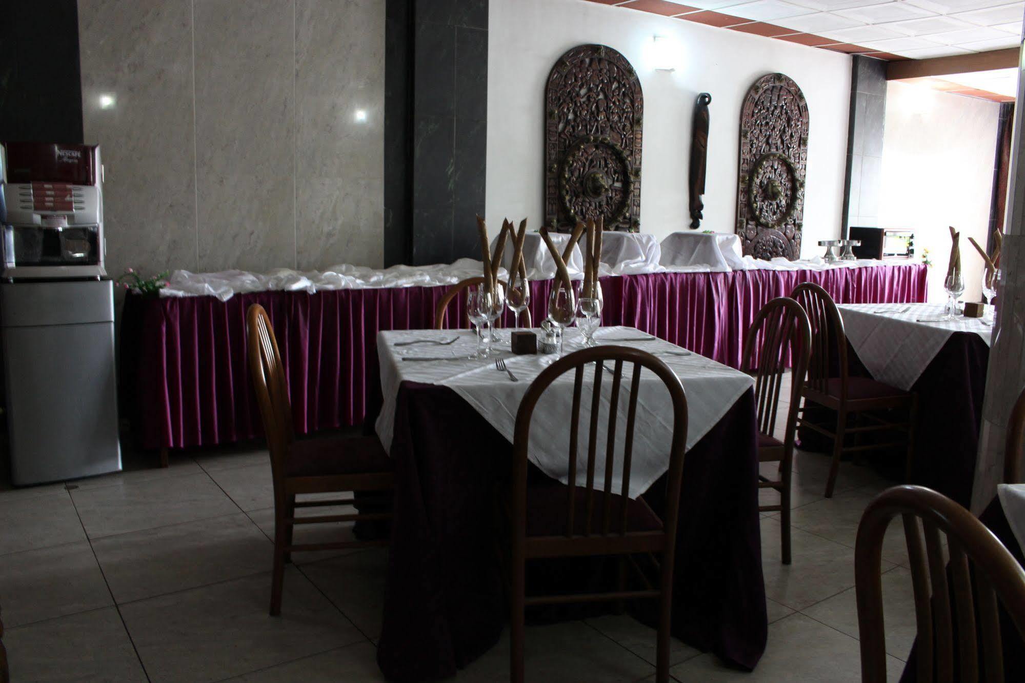 Hotel Franco Yaounde Luaran gambar