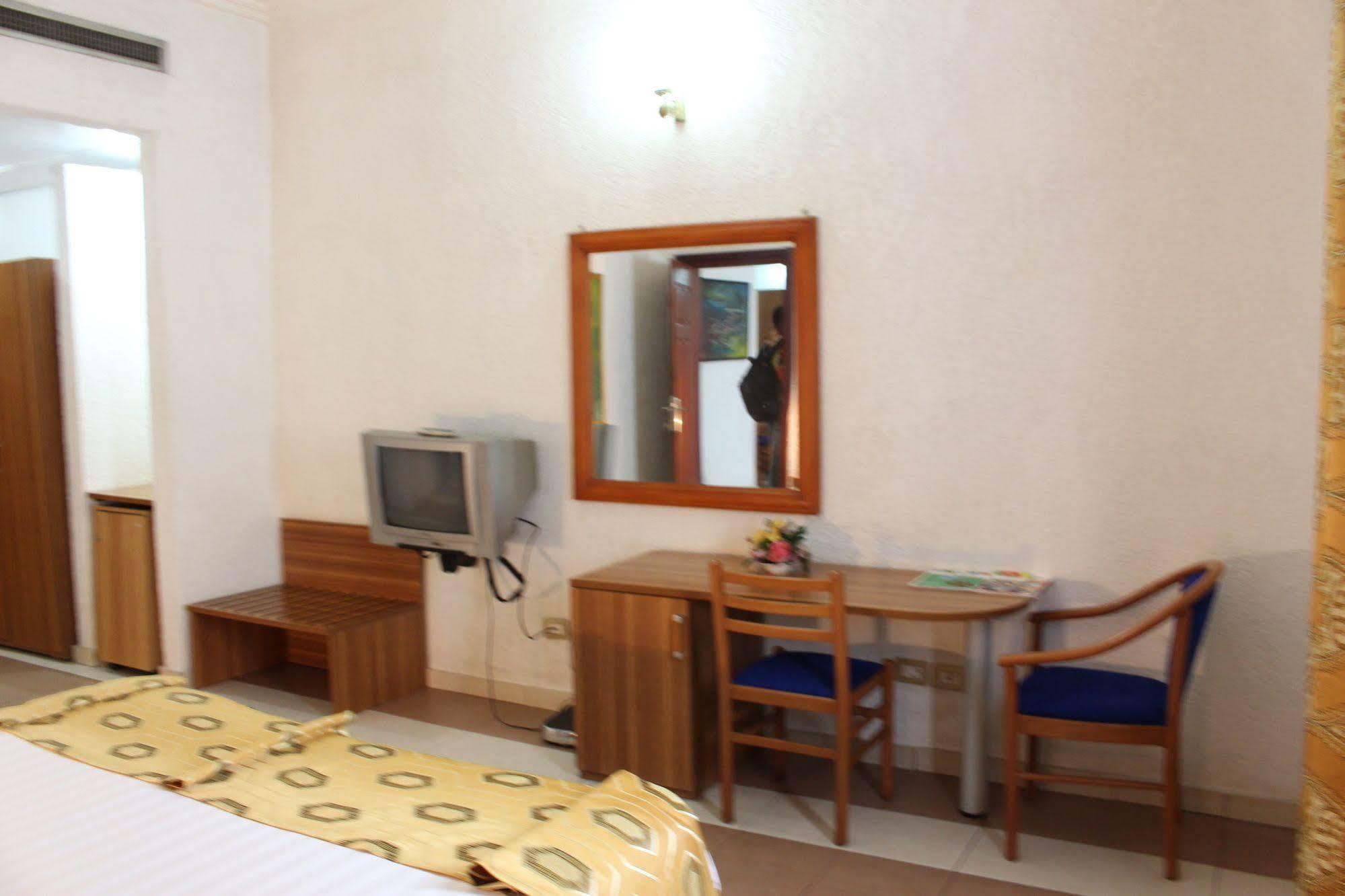 Hotel Franco Yaounde Luaran gambar