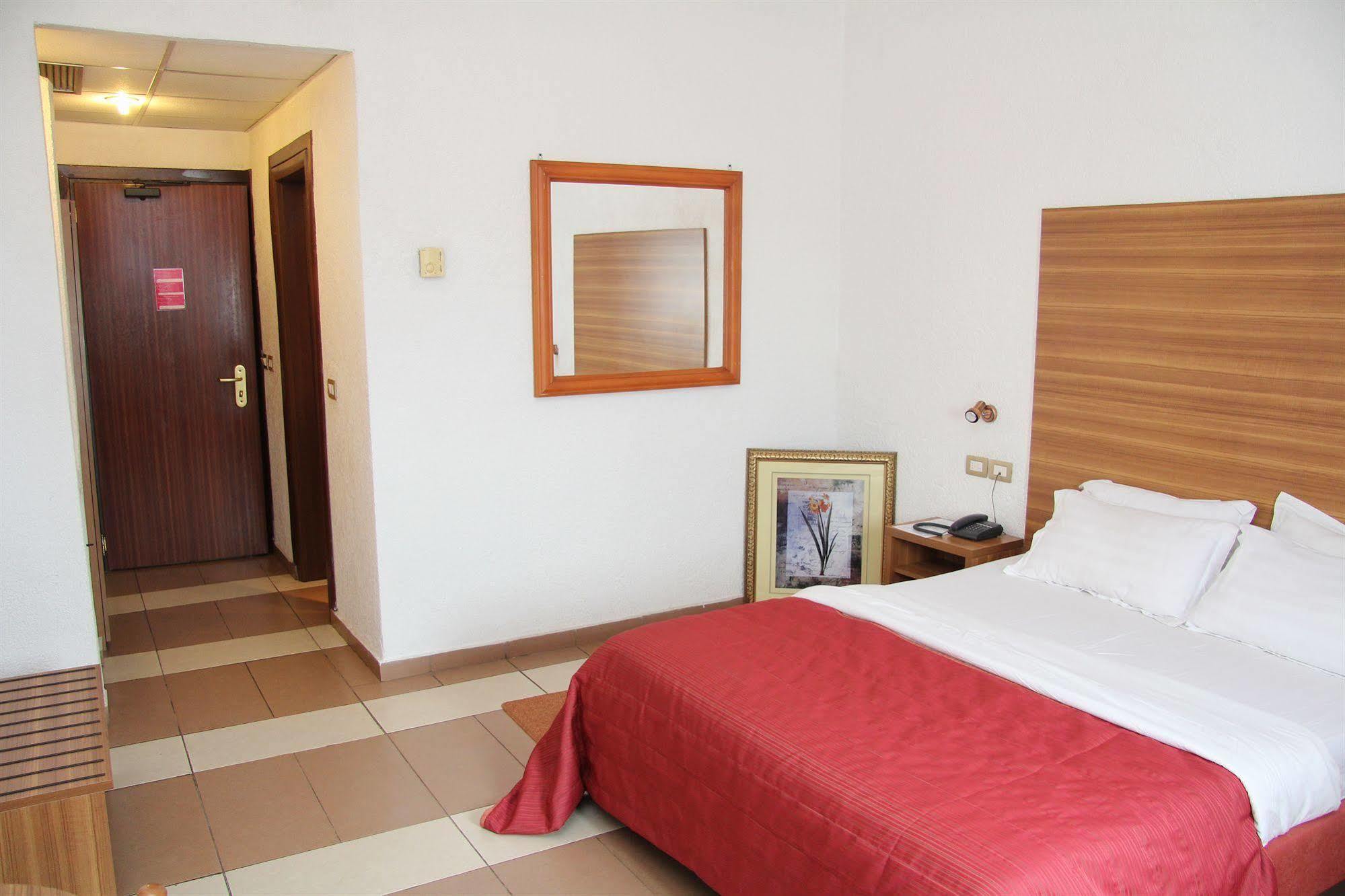 Hotel Franco Yaounde Luaran gambar