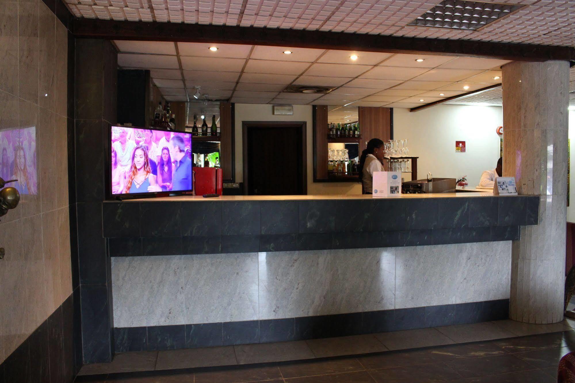 Hotel Franco Yaounde Luaran gambar