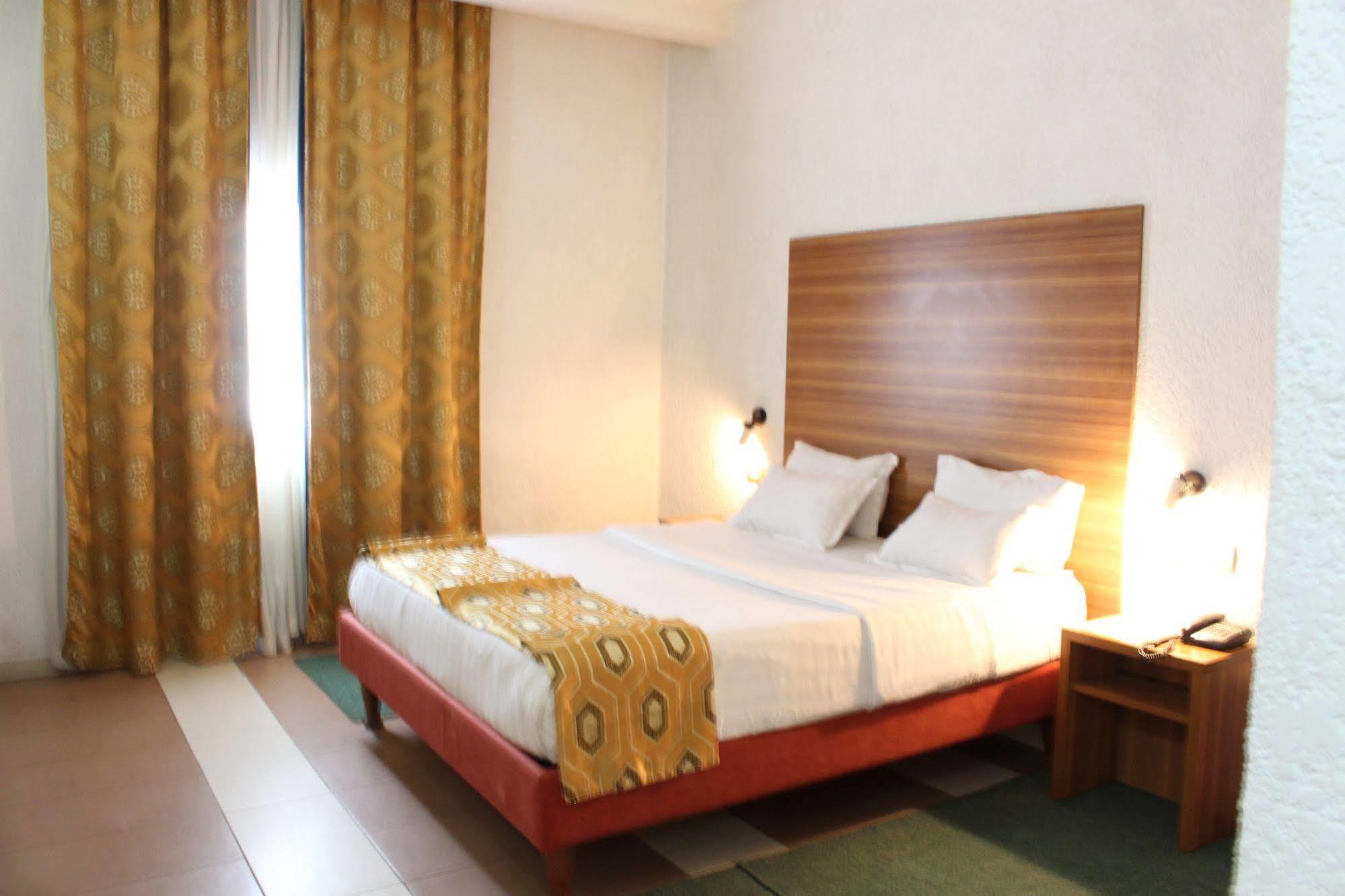 Hotel Franco Yaounde Luaran gambar